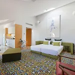 Cais Urban Aparthotel