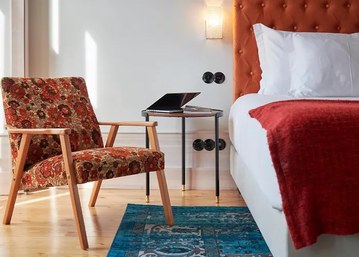 Cais Urban Aparthotel 4*