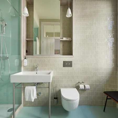 Cais Urban Aparthotel