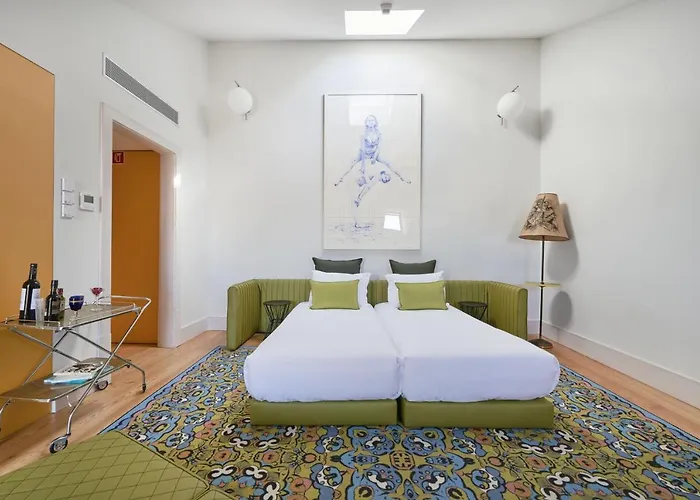 Cais Urban Apart-hotel 4*